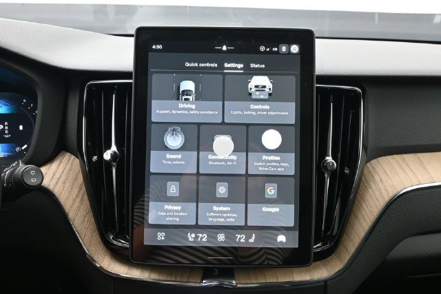 New 2027 Volvo XC60 B5 Core AWD/4WD image 16