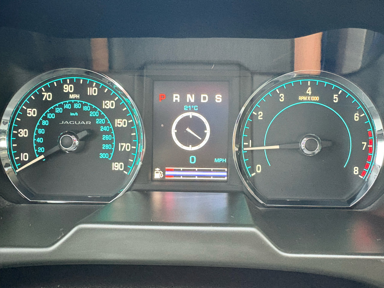 Used 2015 Jaguar XF Premium image 51