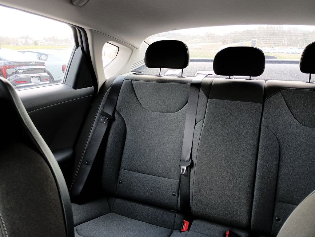 Used 2025 Kia K4 FWD image 12