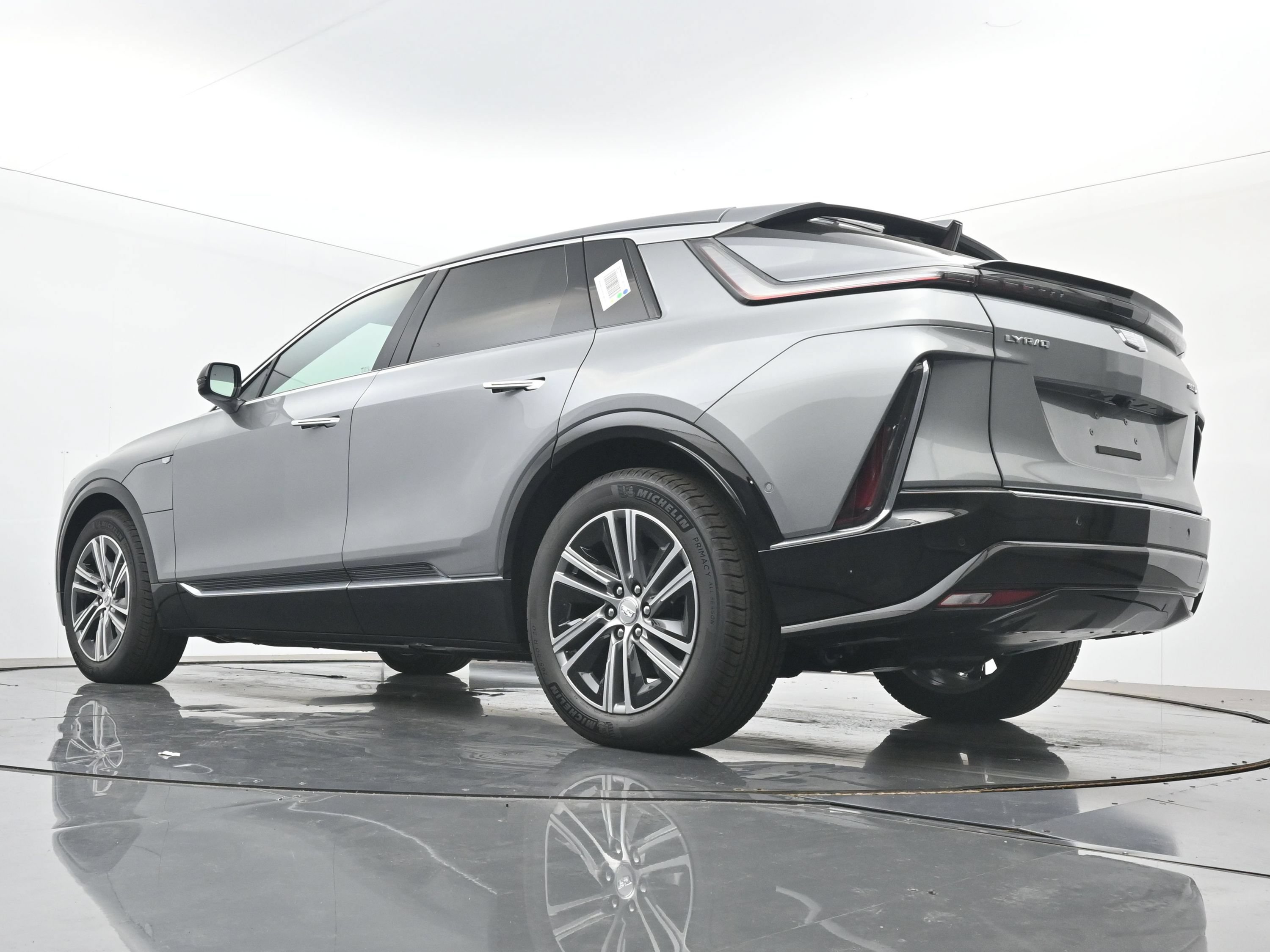 New 2026 Cadillac Lyriq Luxury w/ LPO, Floor Liner Package AWD/4WD image 17