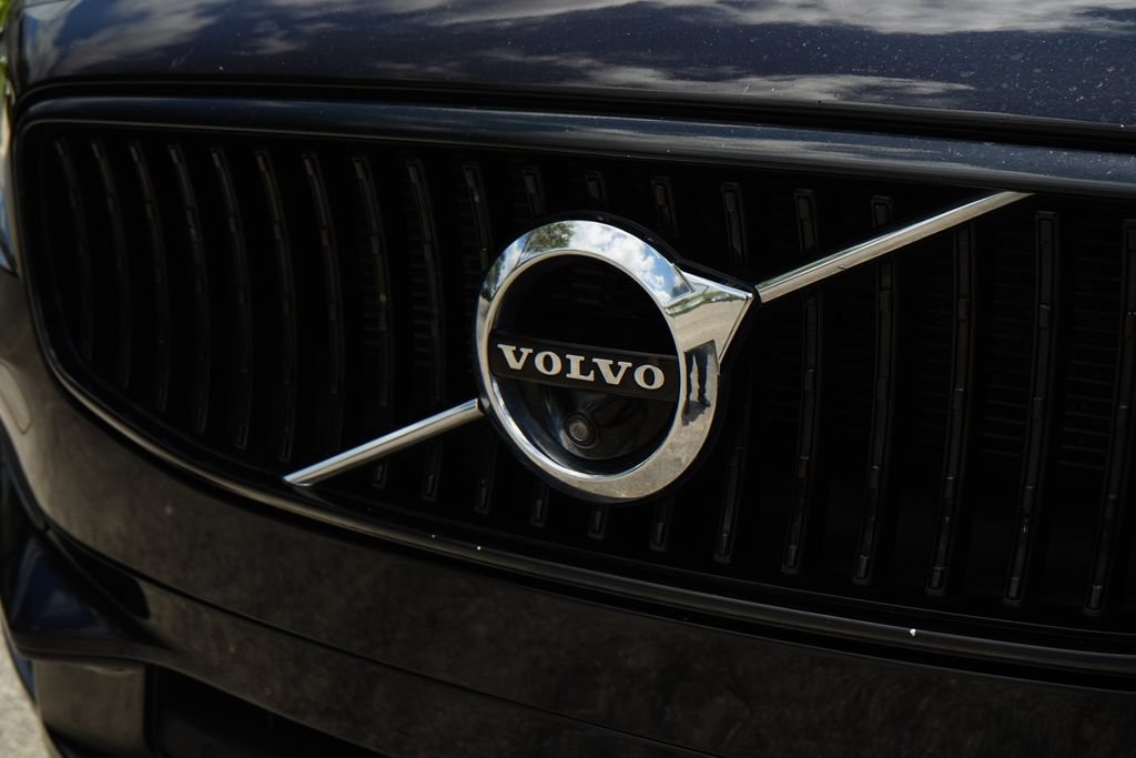 Used 2019 Volvo V90 T6 Cross Country AWD/4WD image 14