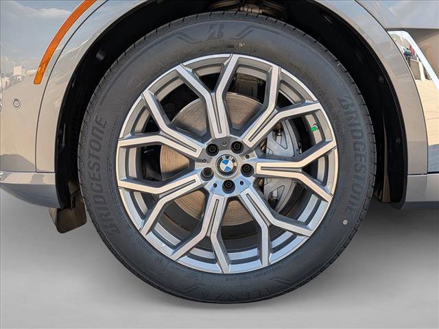 Used 2026 BMW X7 xDrive40i w/ Premium Package AWD/4WD image 10