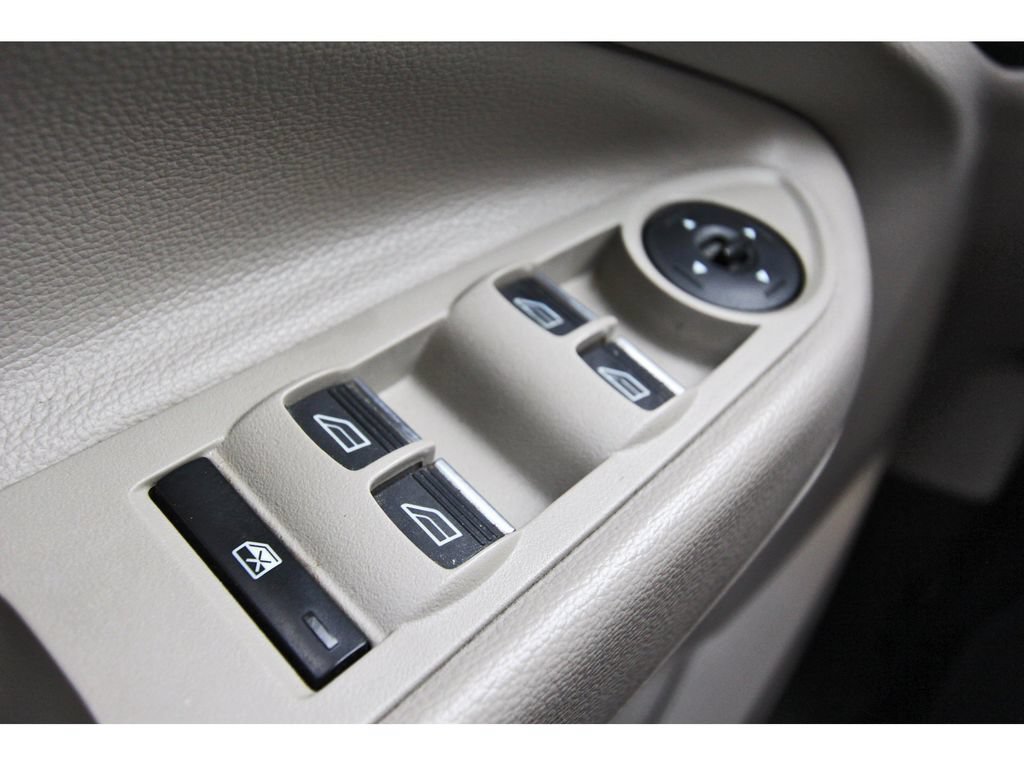 Used 2019 Ford Escape SE FWD image 20