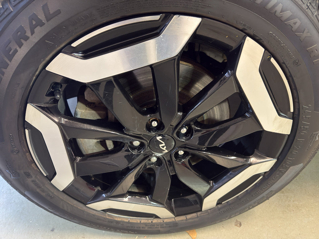 Used 2023 Kia Telluride S AWD/4WD image 34