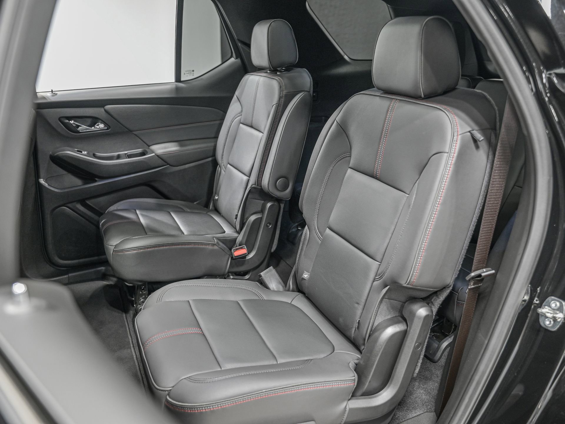 Used 2023 Chevrolet Traverse RS image 30