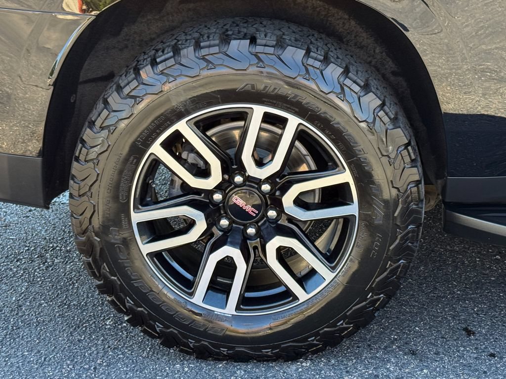 Used 2023 GMC Yukon Denali AWD/4WD image 18