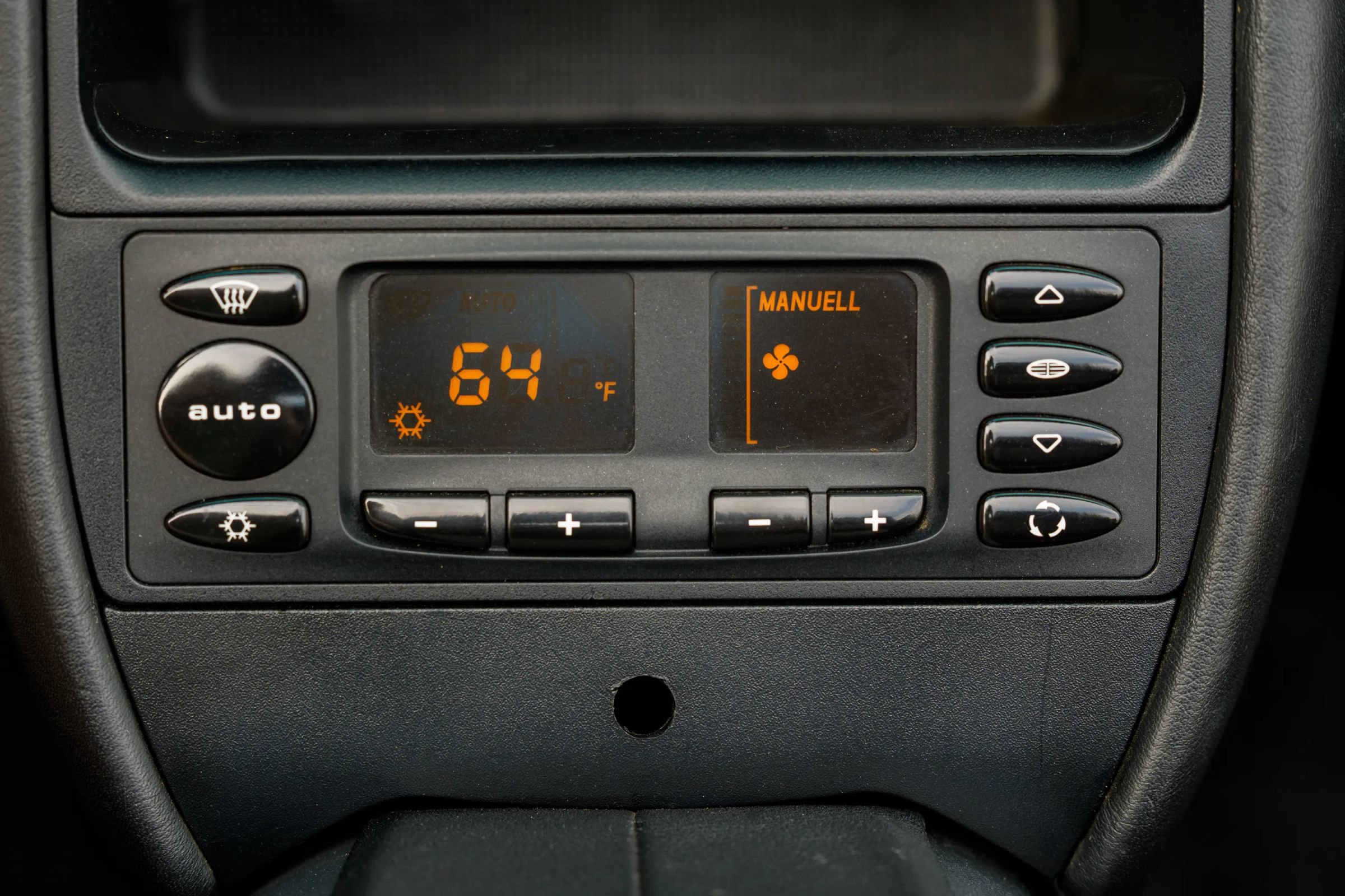 Used 1999 Porsche Boxster RWD image 32