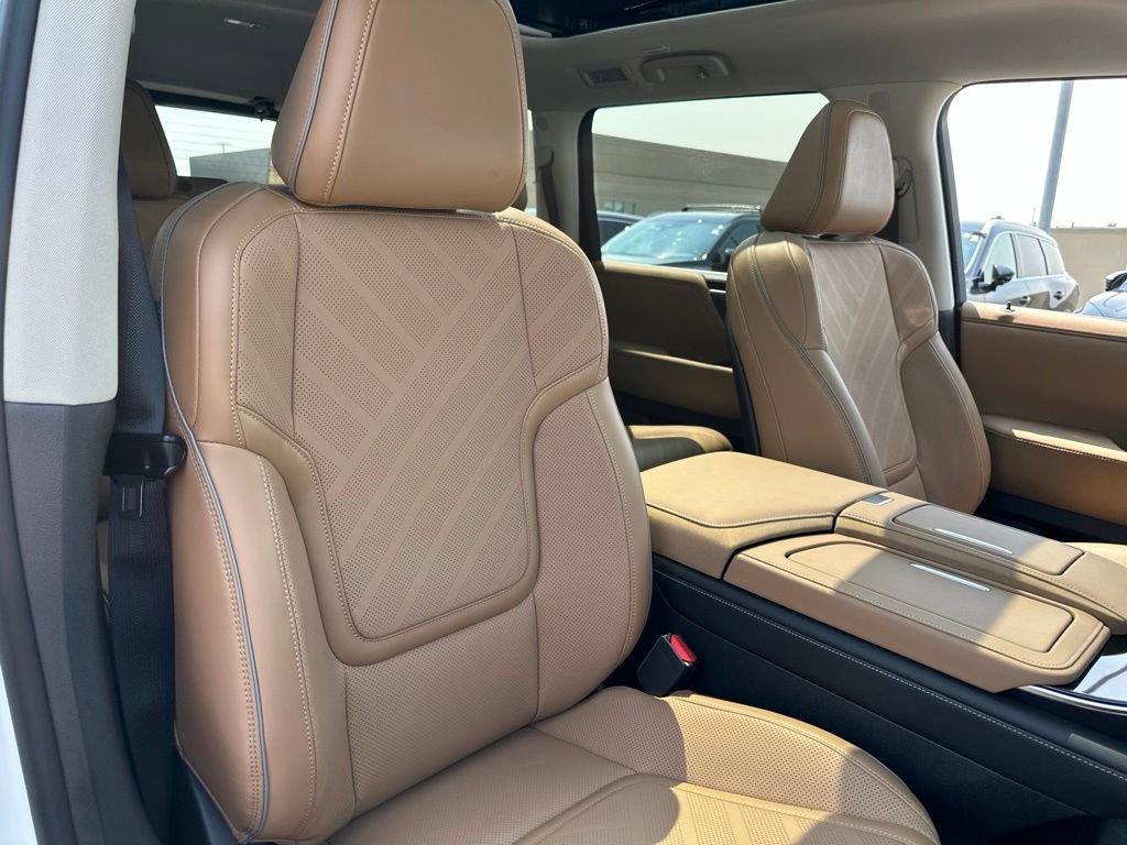 New 2027 INFINITI QX80 Luxe AWD/4WD image 16