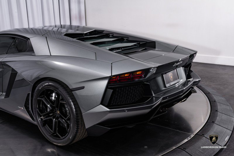 Used 2012 Lamborghini Aventador LP 700-4 image 17