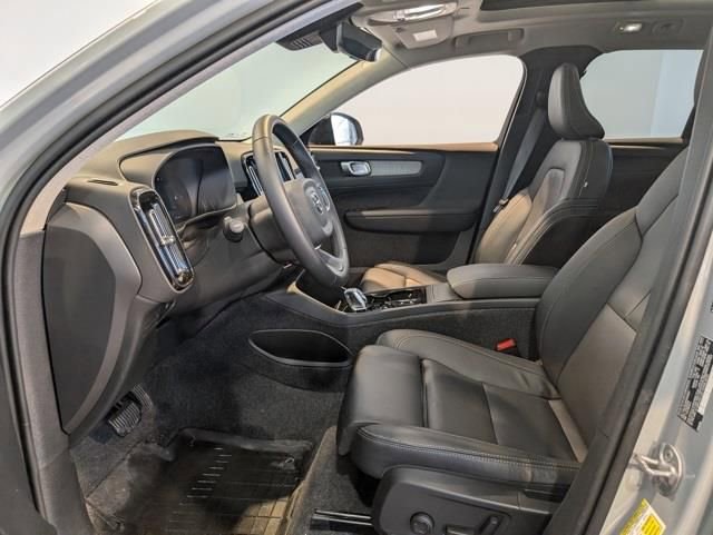 Used 2026 Volvo XC40 B5 Plus w/ Protection Package Premier image 9