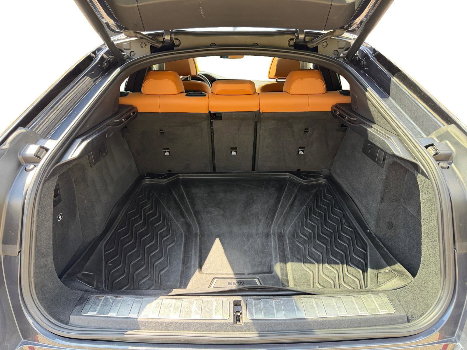 Used 2022 BMW X6 M50i w/ Executive Package AWD/4WD image 25