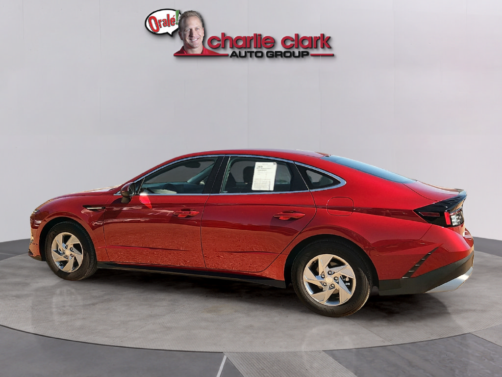 Used 2026 Hyundai Sonata SE FWD image 2