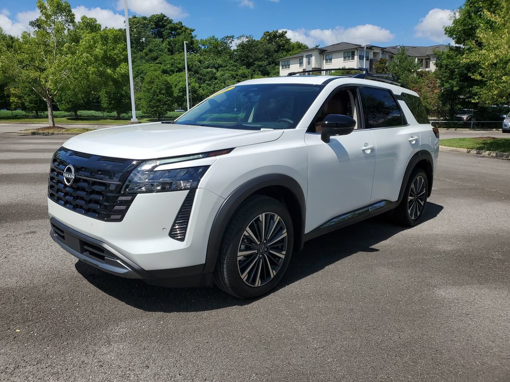 New 2026 Nissan Pathfinder Platinum AWD/4WD image 2