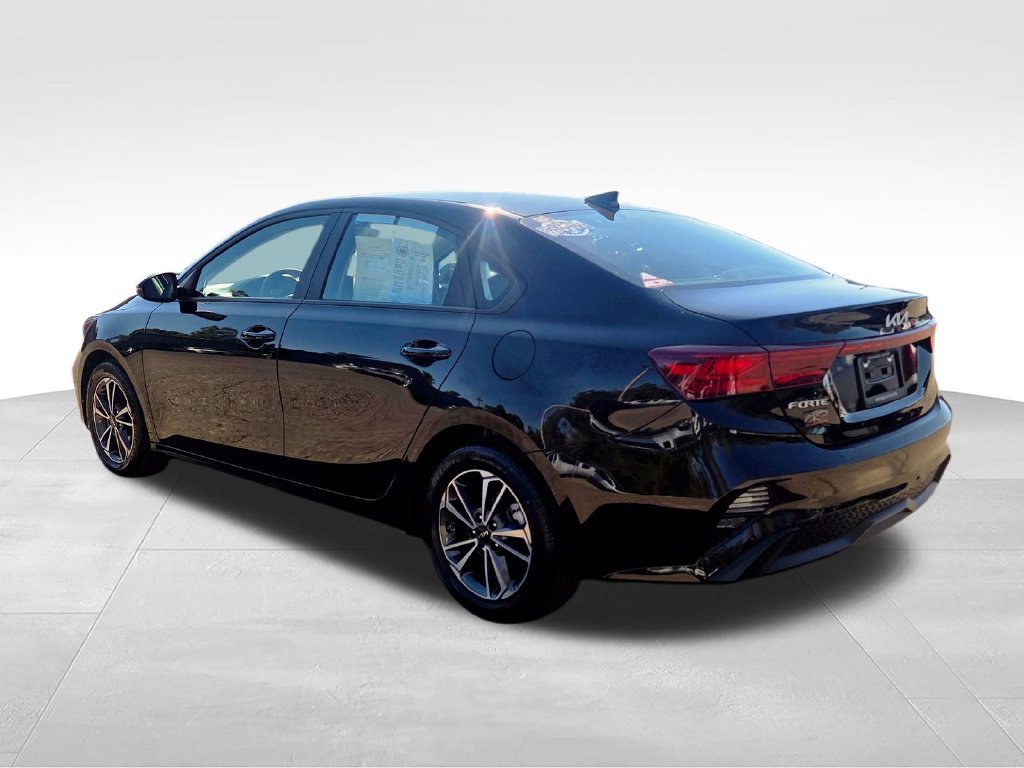 Used 2023 Kia Forte LXS w/ LXS Technology Package FWD image 5