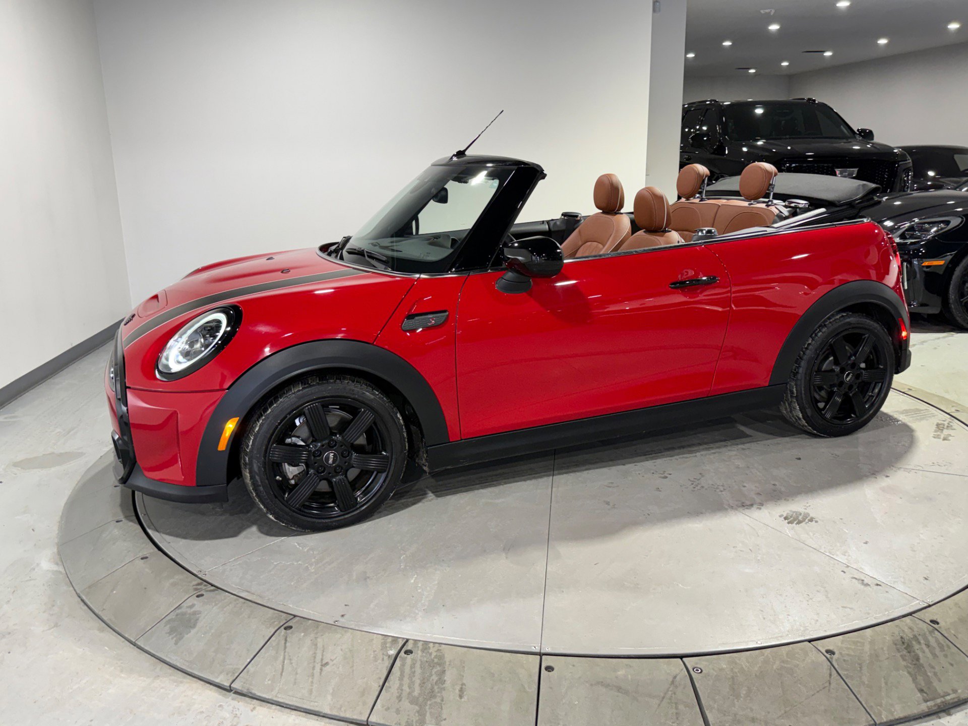 Used 2023 MINI Cooper S w/ Signature Upholstery Package image 7