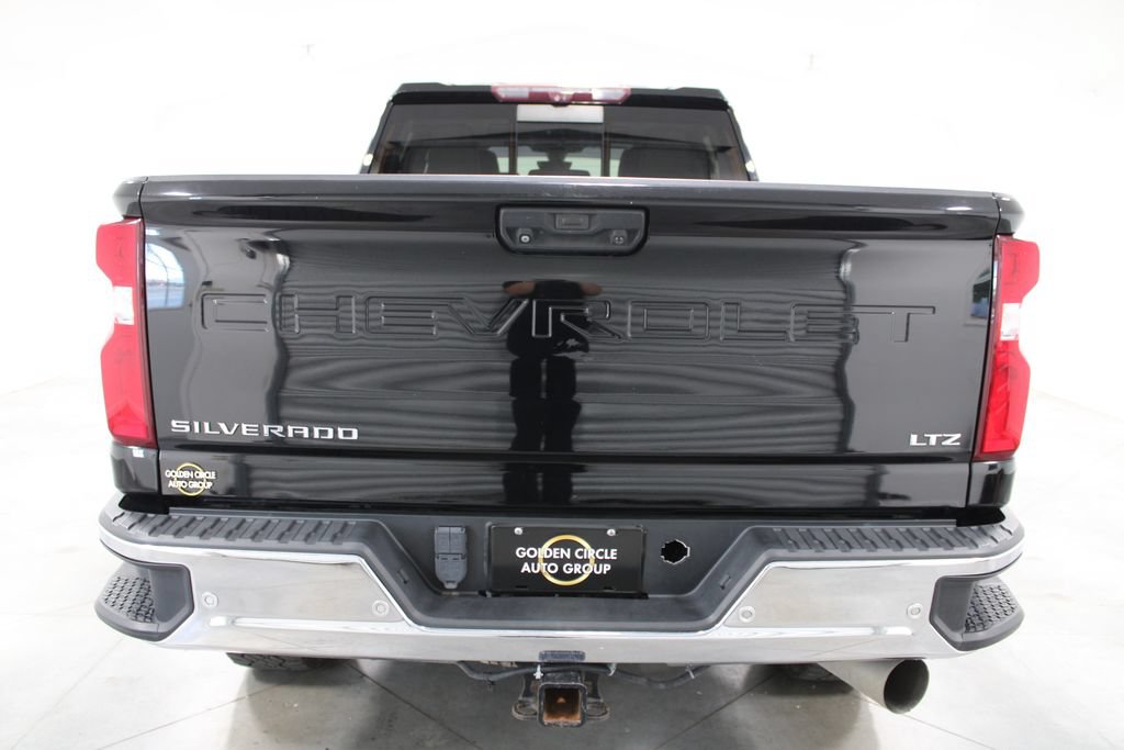 Used 2020 Chevrolet Silverado 3500 LTZ AWD/4WD image 9