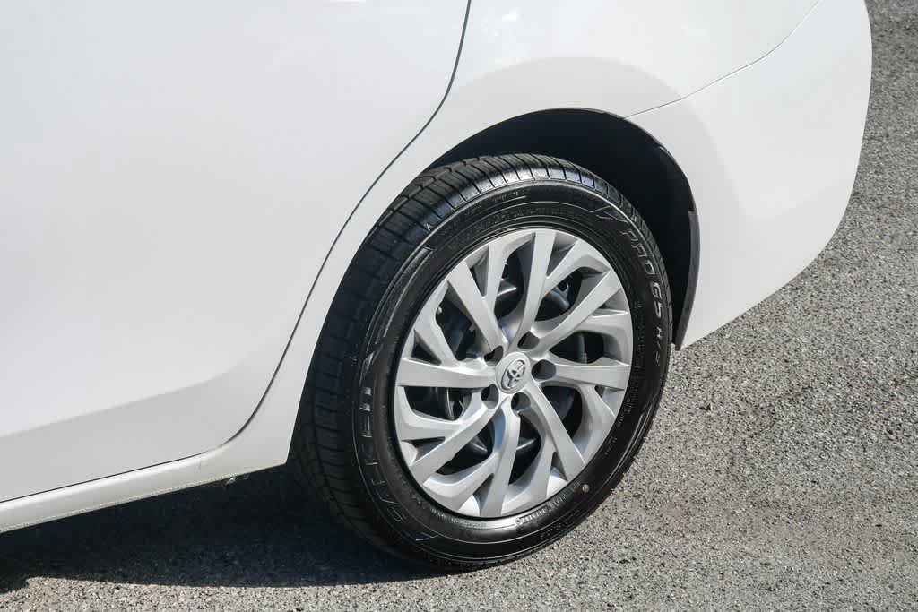 Used 2017 Toyota Corolla LE FWD image 11