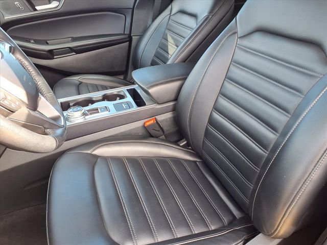 Used 2023 Ford Edge SEL image 3