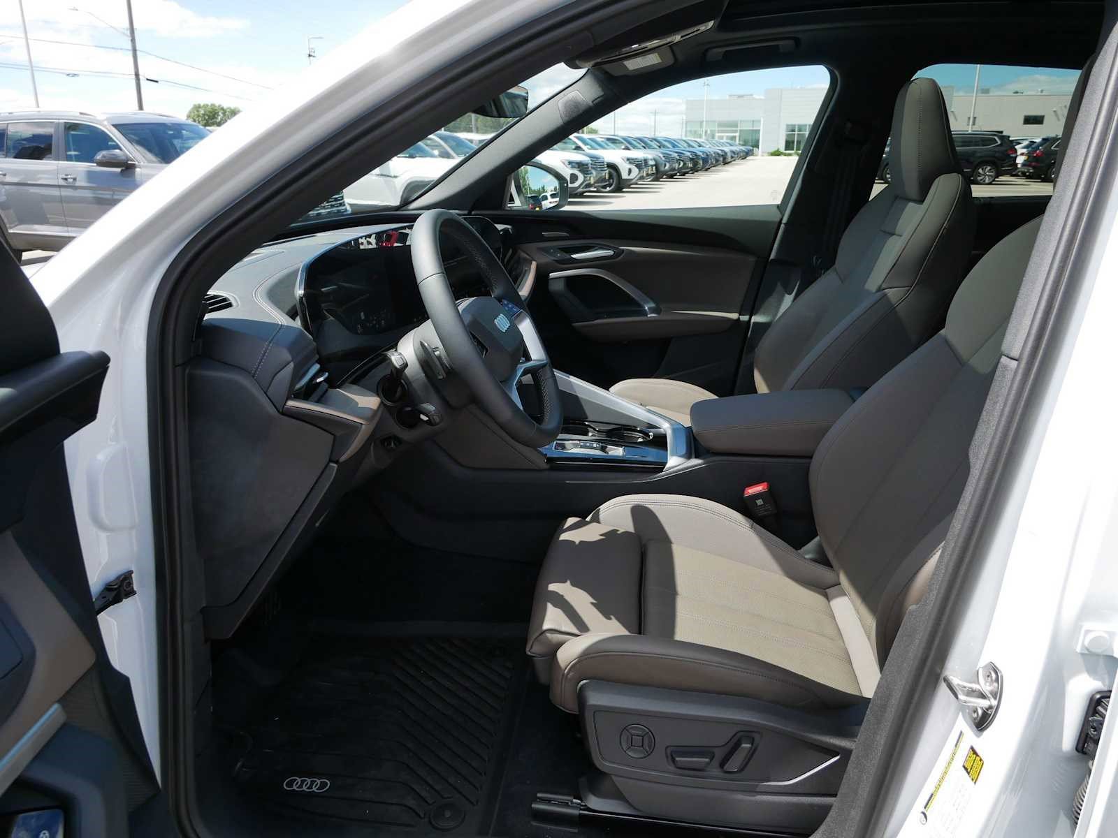 Certified 2025 Audi Q5 Premium Plus w/ Premium Plus image 7