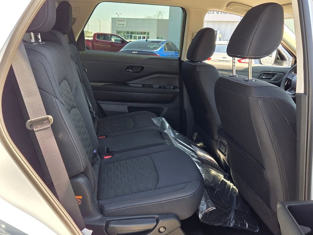 New 2026 Nissan Pathfinder SV image 15