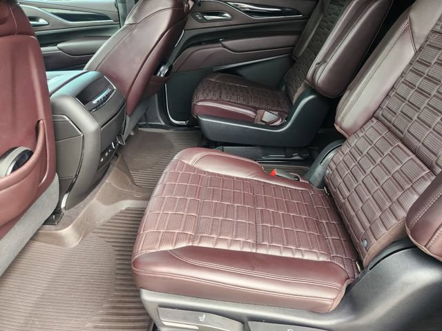 Used 2023 Cadillac Escalade ESV Sport Platinum w/ LPO, ONYX Package RWD image 27