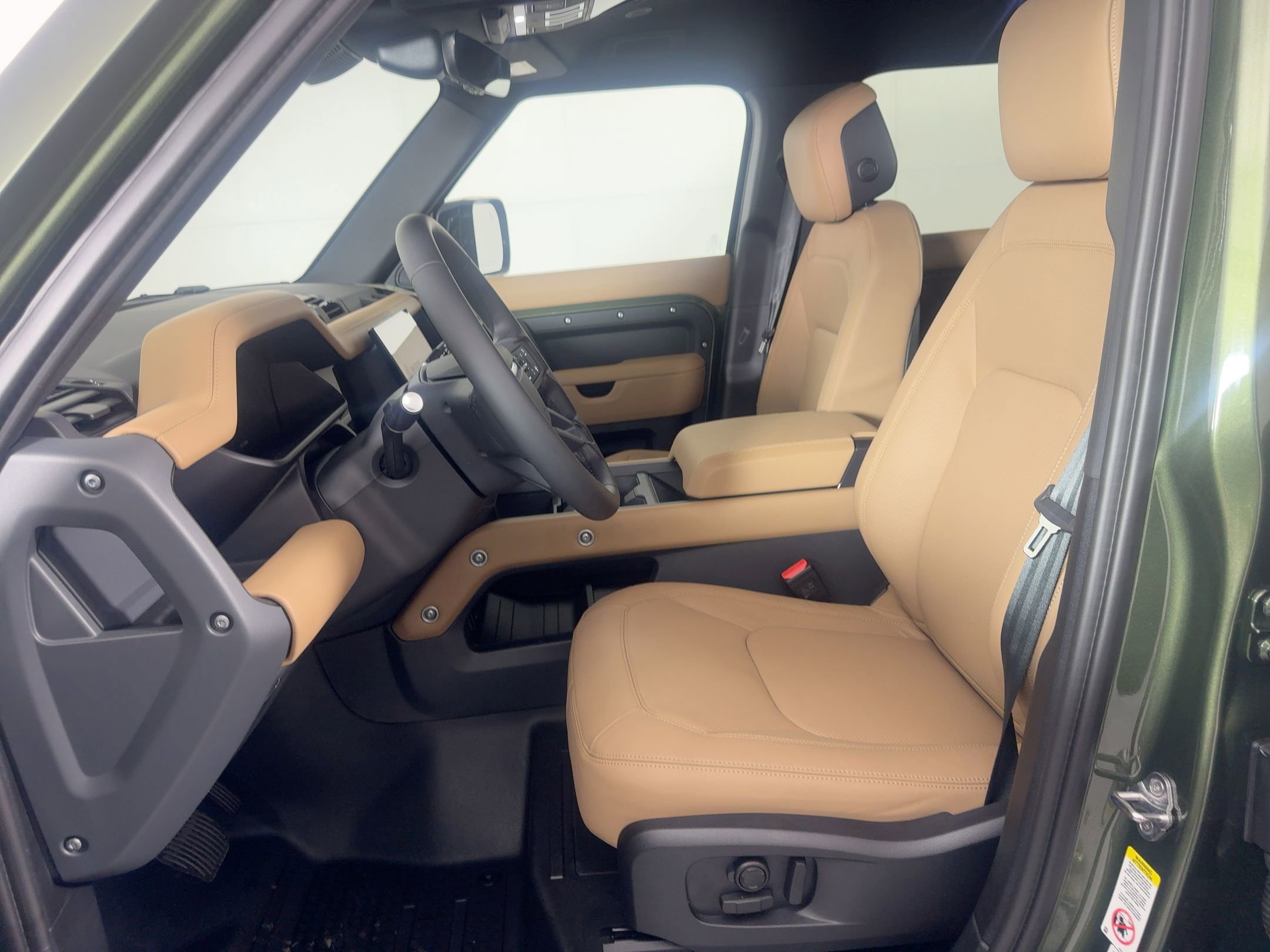 New 2026 Land Rover Defender 110 X-Dynamic SE image 5