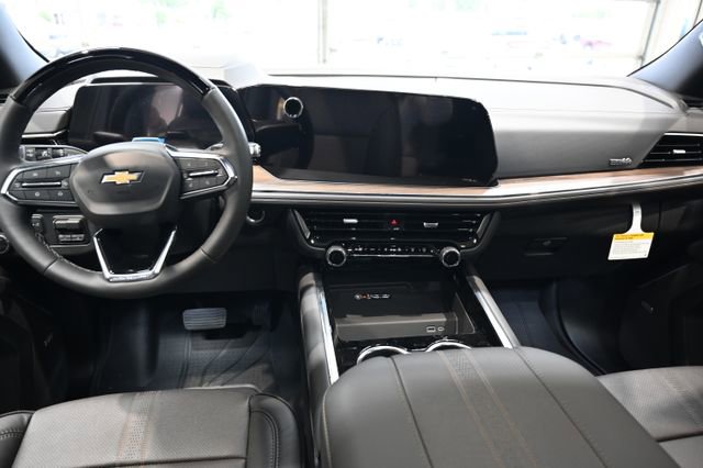 New 2026 Chevrolet Suburban High Country AWD/4WD image 16