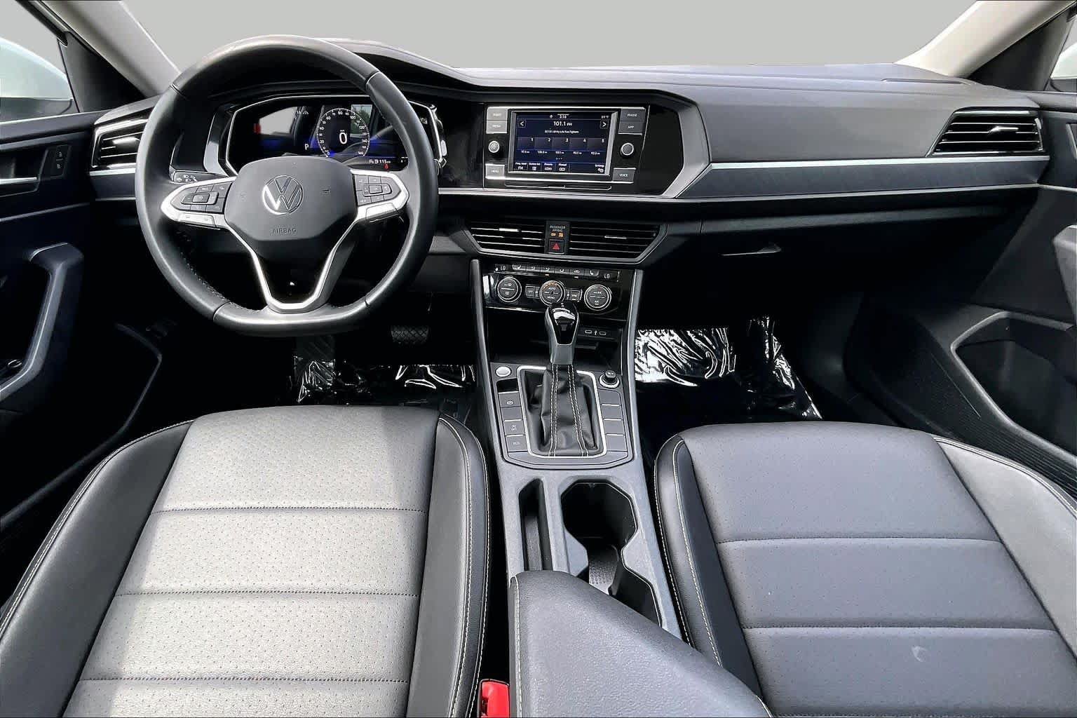 Used 2023 Volkswagen Jetta SE FWD image 16