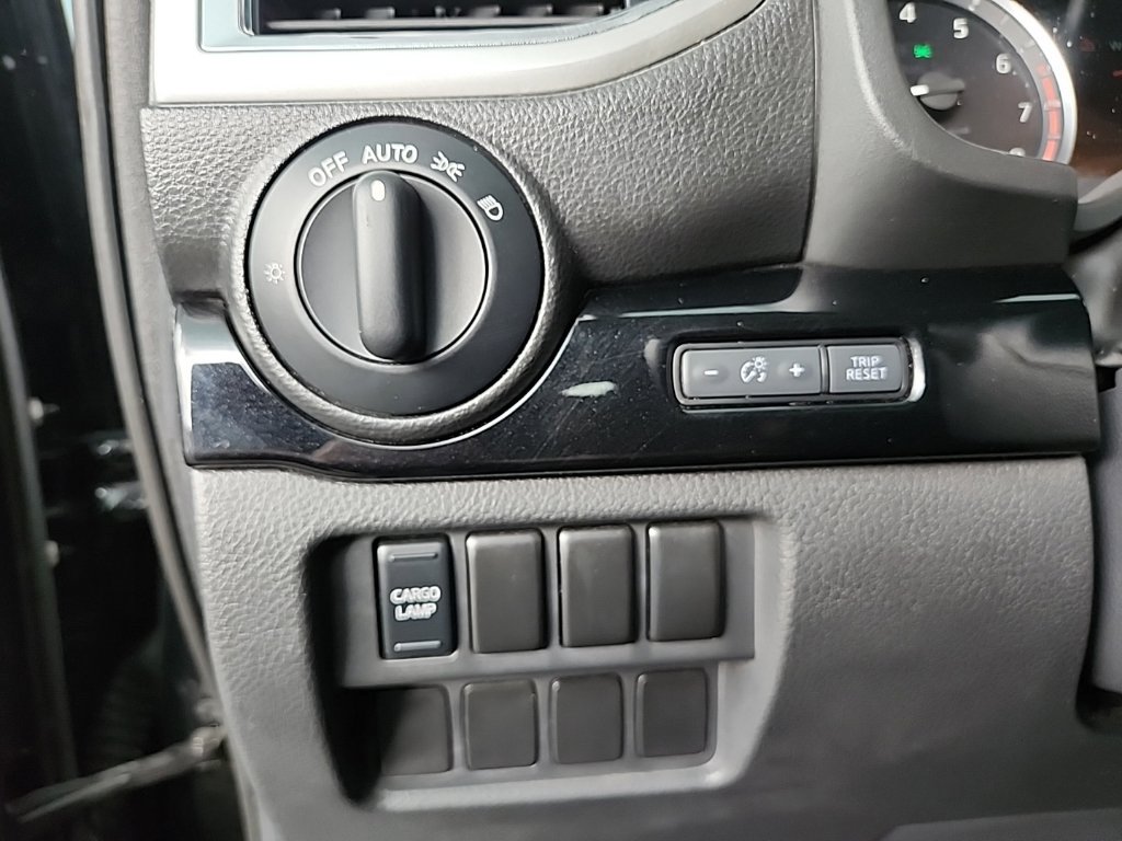 Used 2021 Nissan Titan SV w/ Accessory Utility Package AWD/4WD image 25