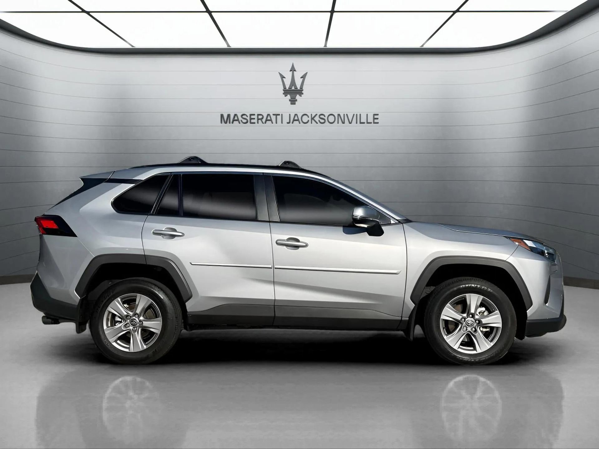 Used 2025 Toyota RAV4 XLE w/ Convenience Package FWD image 8