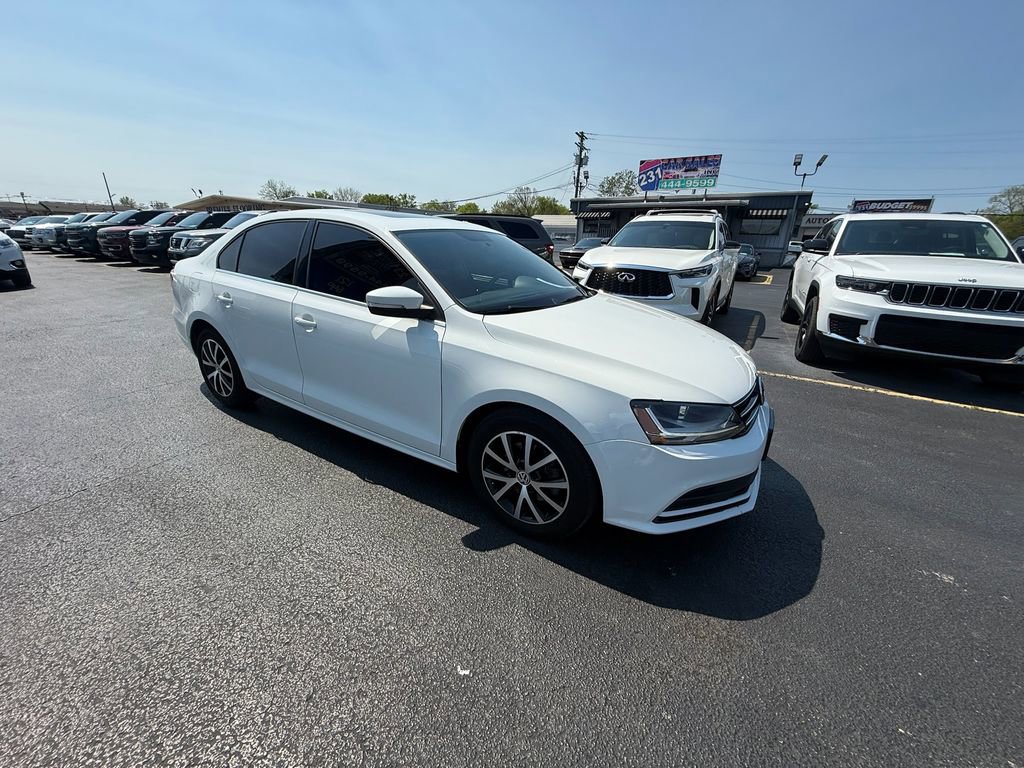 Used 2017 Volkswagen Jetta SE image 1
