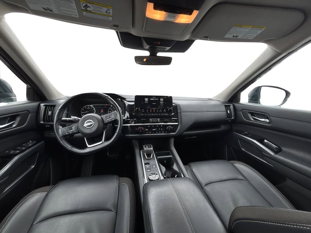 Used 2024 Nissan Pathfinder SL image 18