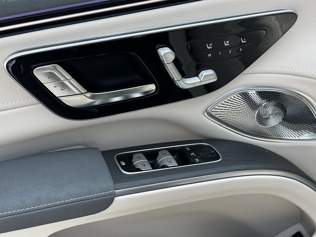 New 2027 Mercedes-Benz EQS 550 4MATIC SUV image 12