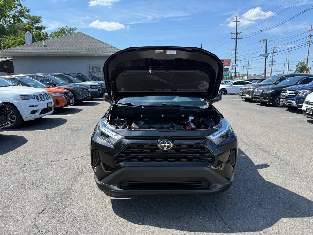 Used 2023 Toyota RAV4 LE AWD/4WD image 32