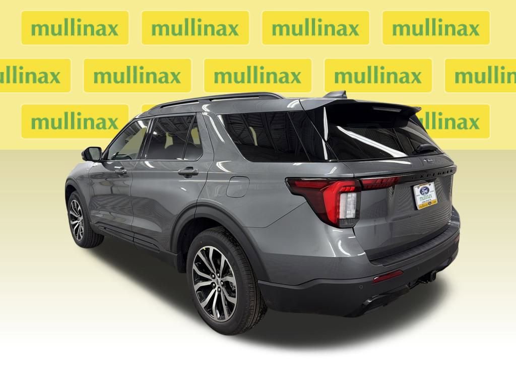New 2026 Ford Explorer ST-Line image 9