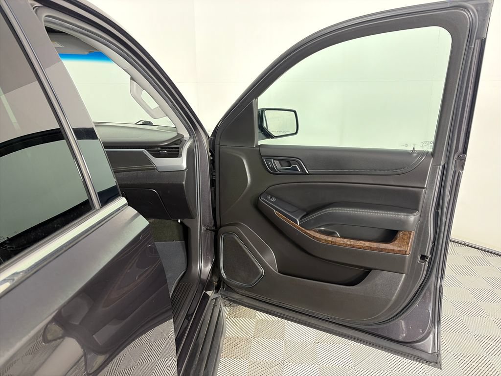 Used 2017 Chevrolet Suburban LS AWD/4WD image 32
