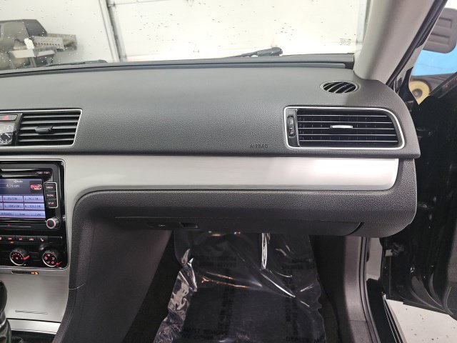 Used 2013 Volkswagen Passat 2.5 SE FWD image 34
