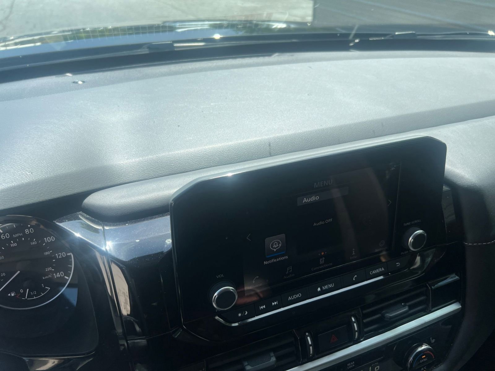Used 2025 Nissan Pathfinder SV FWD image 17