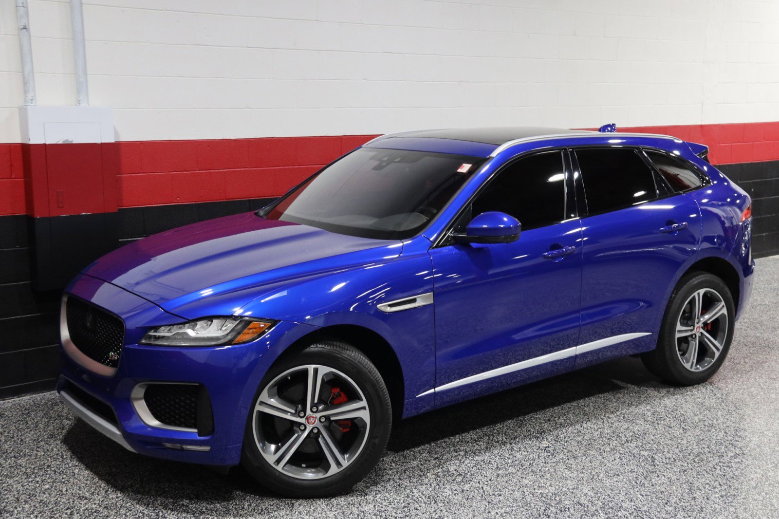 Used 2019 Jaguar F-PACE S image 19