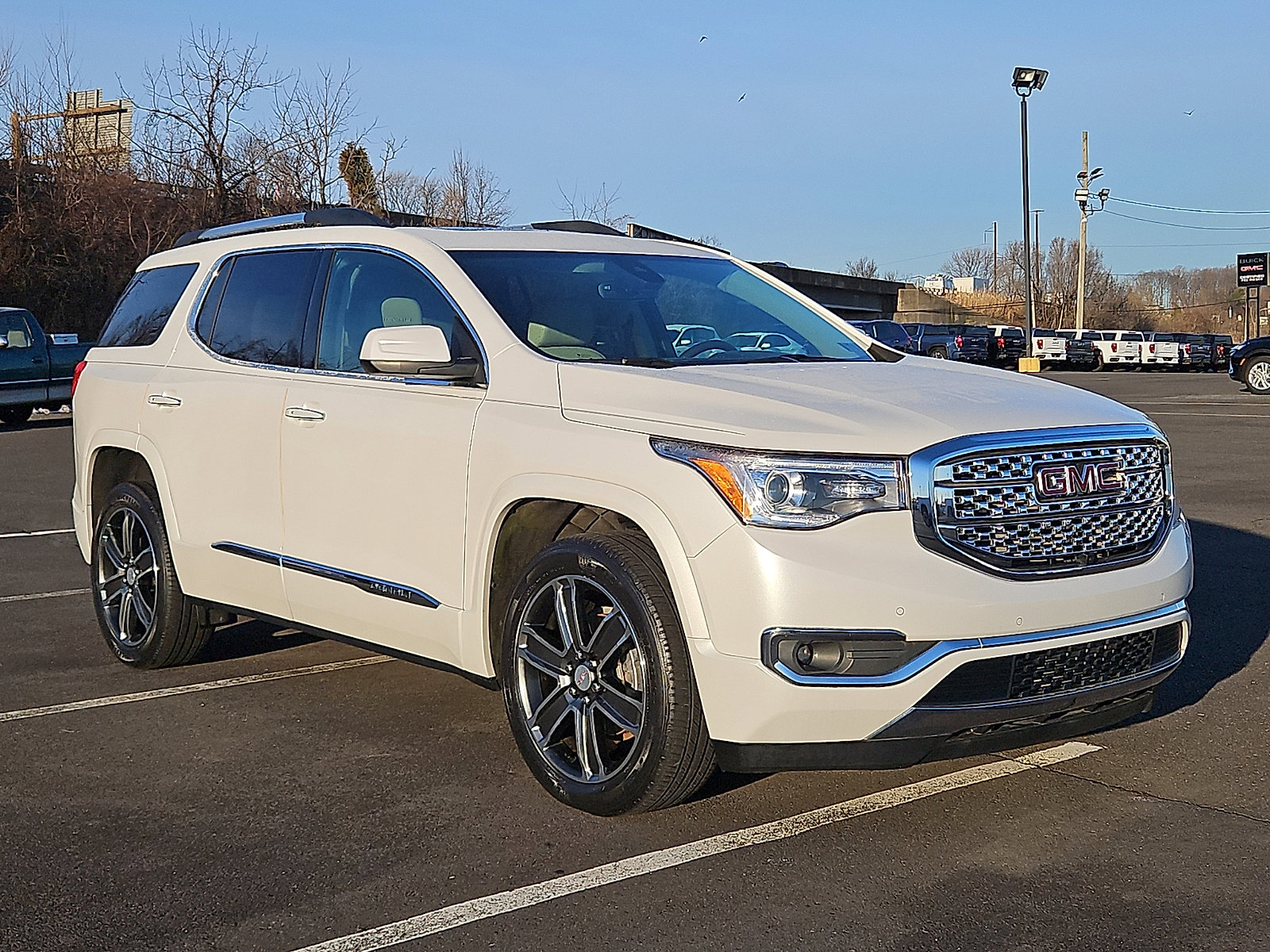 Used 2017 GMC Acadia Denali w/ Technology Package video 1
