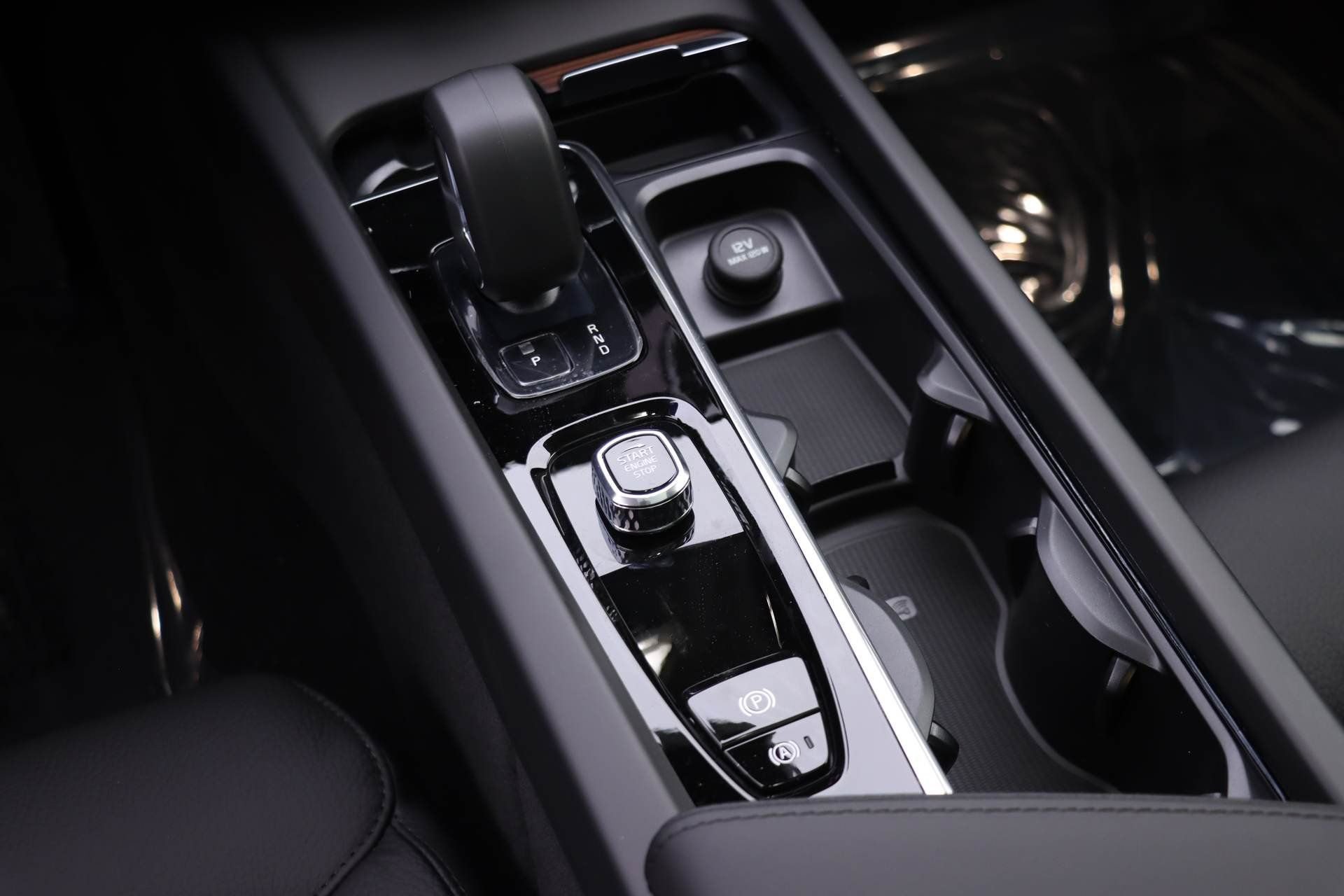 New 2024 Volvo XC60 T8 Plus w/ Protection Package Premier image 12