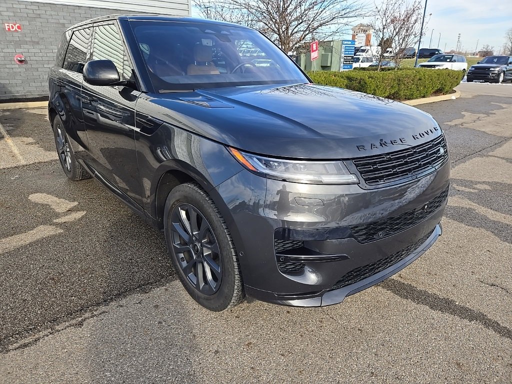 Used 2023 Land Rover Range Rover Sport SE Dynamic image 3