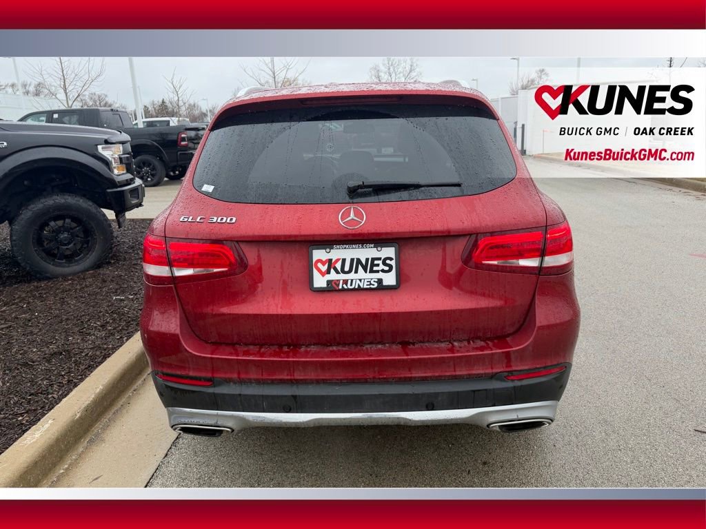 Used 2018 Mercedes-Benz GLC 300 w/ Premium Package image 4