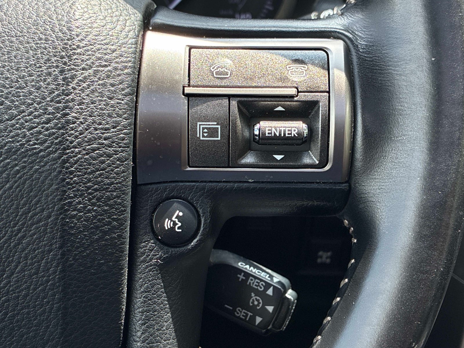 Used 2019 Lexus GX 460 Premium AWD/4WD image 25