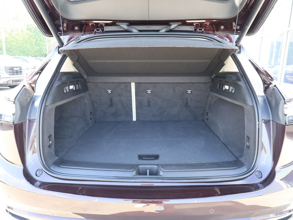 Used 2023 Buick Envision Avenir AWD/4WD image 31