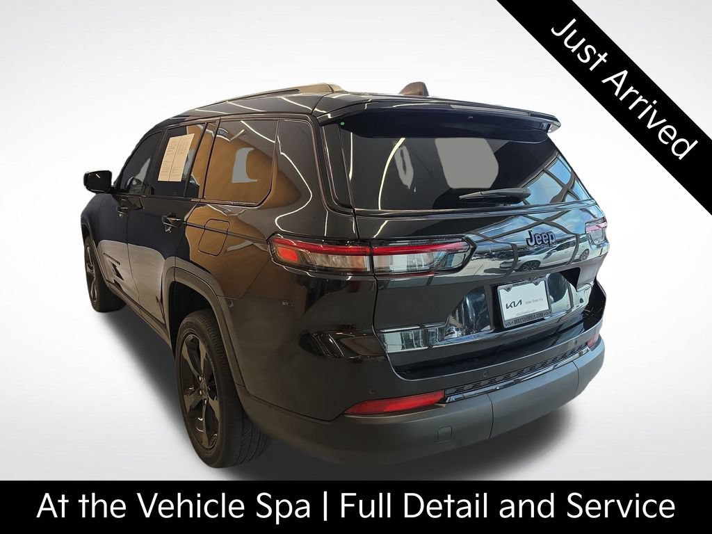 Used 2023 Jeep Grand Cherokee L Laredo RWD image 5