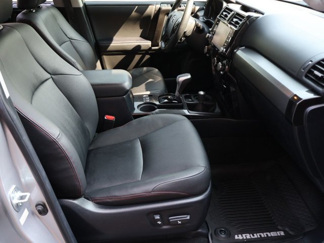 Used 2020 Toyota 4Runner TRD Off-Road Premium w/ Moonroof Package AWD/4WD image 27