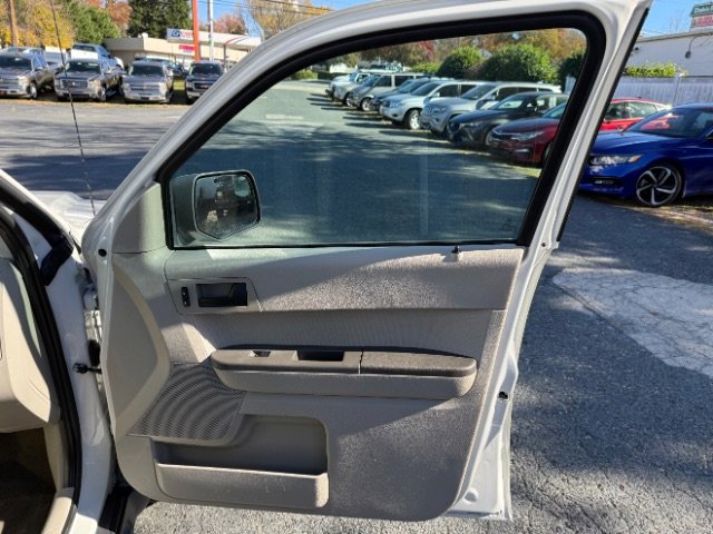 Used 2012 Ford Escape XLS image 7