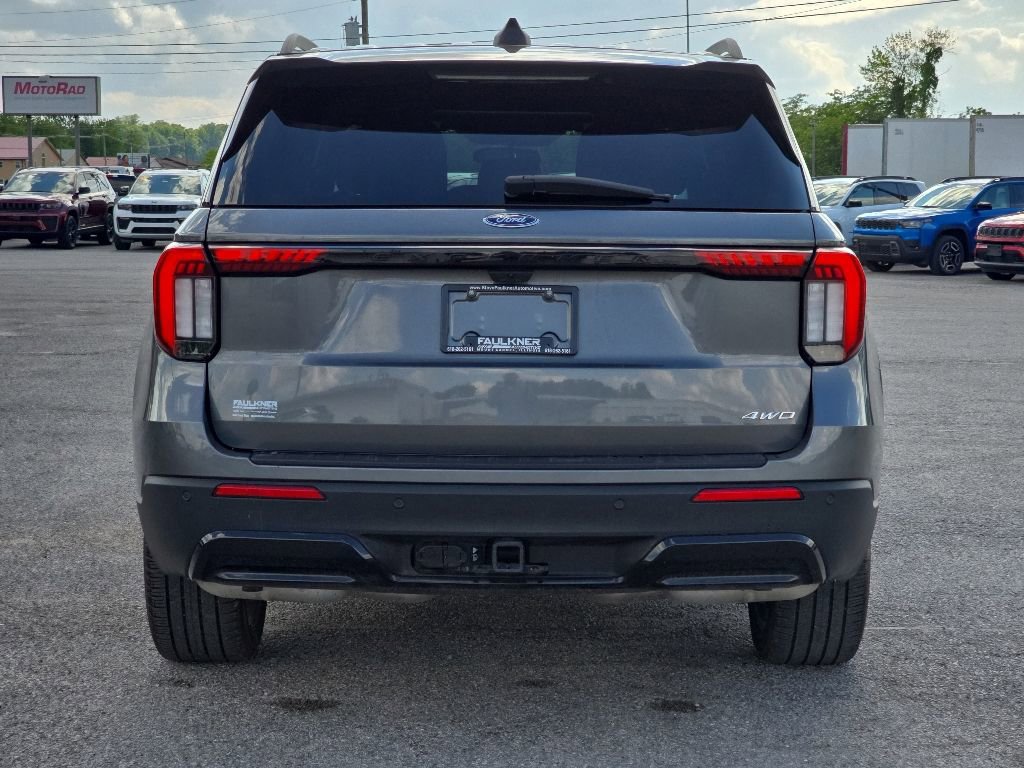 Used 2025 Ford Explorer ST-Line w/ ST-Line Street Pack AWD/4WD image 6