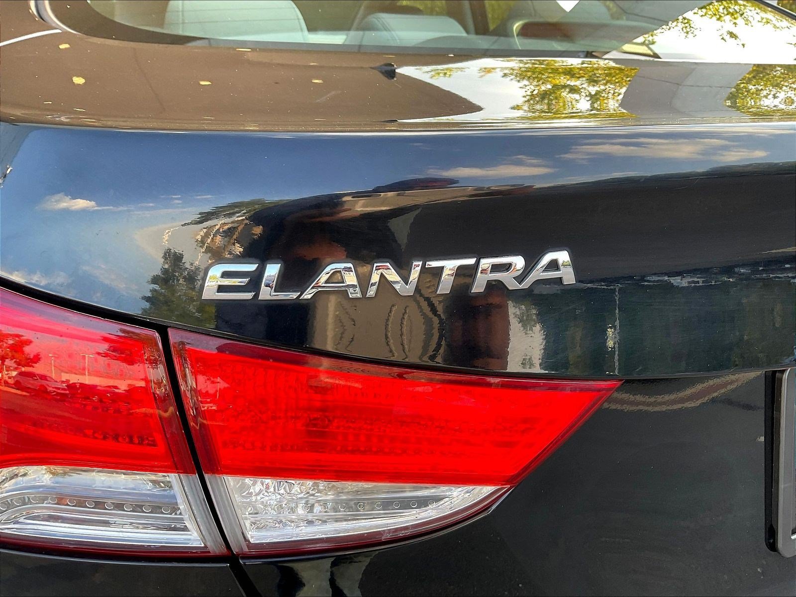 Used 2013 Hyundai Elantra GLS w/ Preferred Pkg FWD image 21